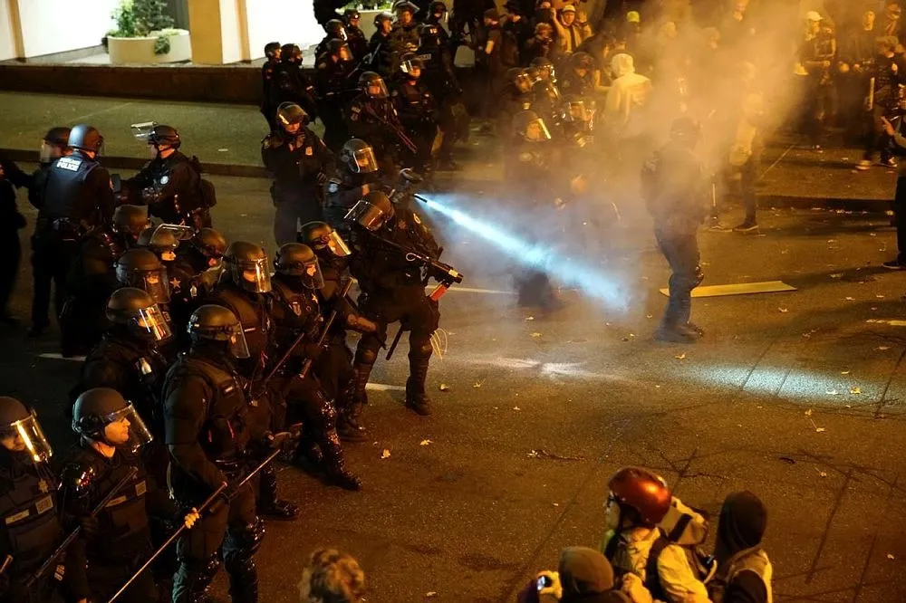 Clinton kışkırttı ABD karıştı - 1