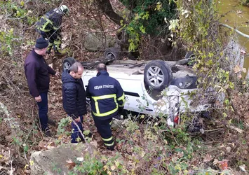 Edirne’de otomobil köprüden düştü: 2 yaralı
