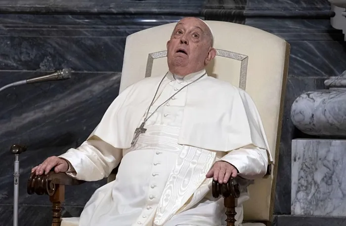 papa-francisten-5-haftanin-ardindan-ilk-goruntu-doktorlar-2-ay-sure-verdi-1742729064562.jpg Foto: REUTERS