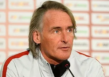 Riekerink: Papağan gibi aynı soruları sormayalım