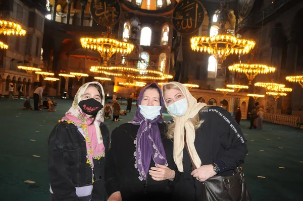 82 yaşında Müslüman oldu! Söylediği sözler ders niteliğinde