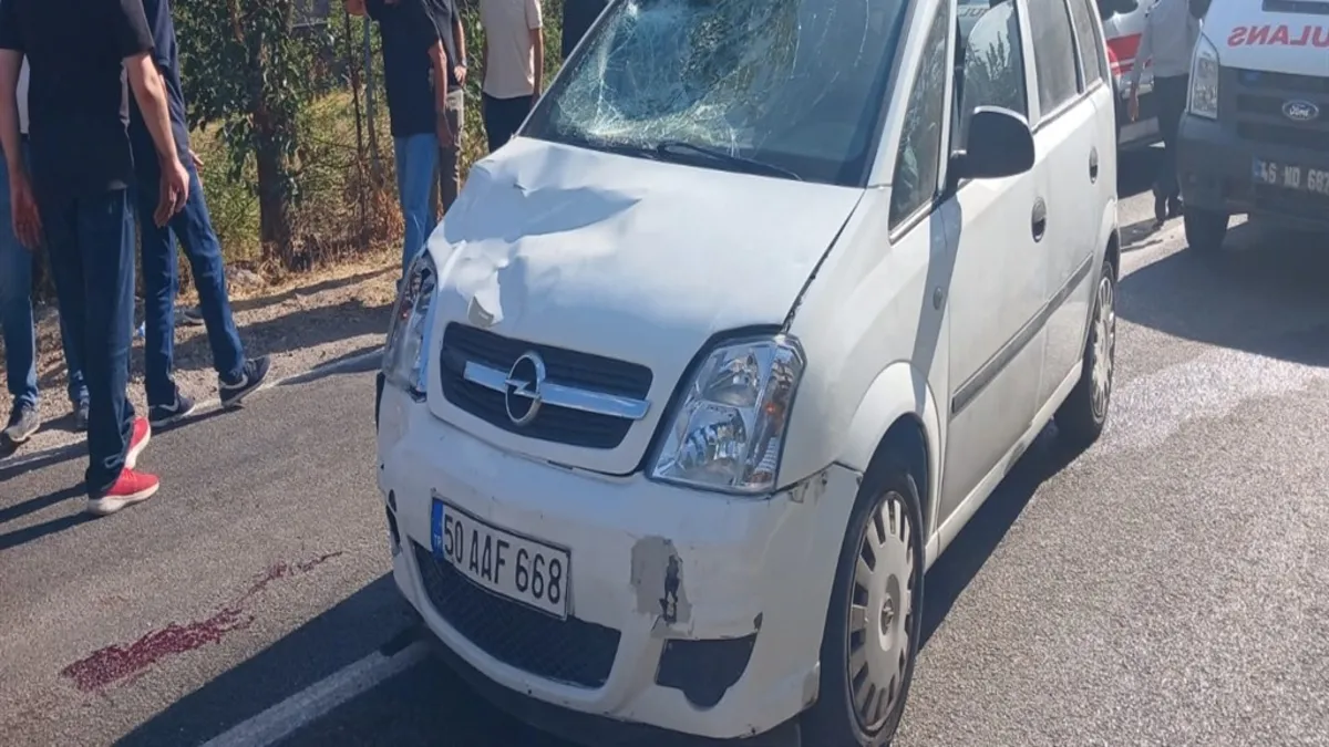 Cenazeye gidenlere otomobil çarptı: 1 ölü 4 yaralı