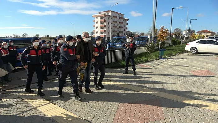 Son dakika: CHP'li Kıyıköy Belediye Başkanı Ender Sevinç 'rüşvet ve usulsüzlük'ten tutuklandı - 8