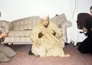 Adil Öksüz, FETÖ elebaşı Gülenin dizinin dibinde