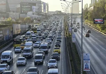 9 günlük tatil sonrası İstanbul'da yeniden trafik kabusu başladı | ANLIK GÜNCEL TRAFİK BİLGİ HARİTASI