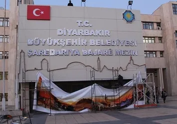 Diyarabakır belediyesinin “Türkçe-Kürtçe” tabelası kaldırıldı
