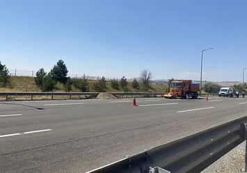 Metanol yüklü tanker ile tır kaza yaptı! Yol trafiğe kapatıldı