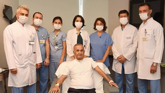 Oğuz Peker'in koronavirüs tedavisine 1,6 milyonluk fatura! 4 aydır komadaydı ilk sözü şu oldu: Neden herkes maske takıyor? - 2