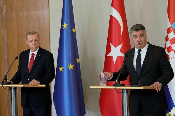 Son dakika: Başkan Erdoğan Hırvatistan’da! Balkan turunun son durağı | Sisak İslam kültür merkezi açılışına katıldı