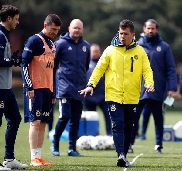Emre Belözoğlu kararını verdi! İşte Fenerbahçe - Gaziantep maçının 11’leri