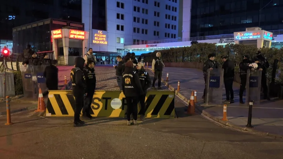 chpli-atasehir-belediyesine-yolsuzluk-operasyonu-belediye-baskani-gozaltina-alindi-1776468316500.jpg Fotoğraf (DHA)