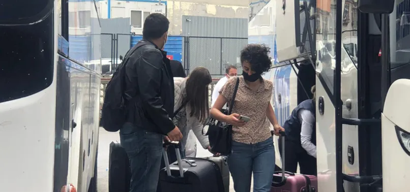 Kapanma sonrası dönüş telaşı: Biletler tükendi