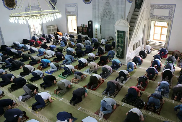 Van ve Diyarbakır bayram namazı saati: 20 Temmuz Van ve Diyarbakır Kurban Bayramı namazı vakti saat kaçta? - 6