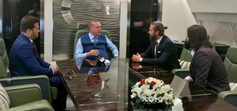Erdoğan'ın uçağında sürpriz misafirler