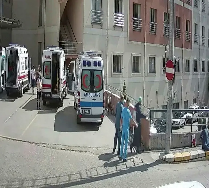 korona-oldugunu-otobuste-ogrenmisti-kadinin-yaptiklari-herkesi-soke-etti-1591344943921.jpg Korona olduğunu otobüste öğrenmişti! Kadının yaptıkları herkesi şoke etti - 1