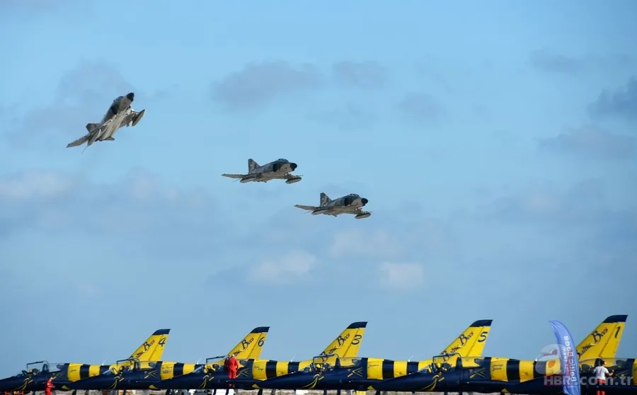 İran'dan Basra Körfezi'nde gövde gösterisi 23