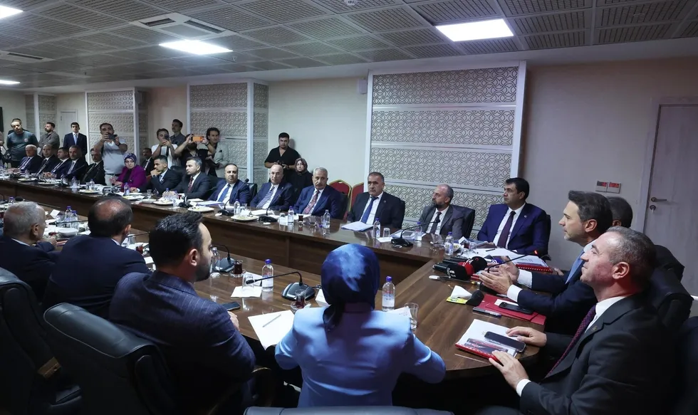 Bakan Bayraktar’dan Hakkari’de Terörsüz Türkiye mesajı: Bölgedeki bütün illerimiz adeta yıldız gibi parlayacak - 1