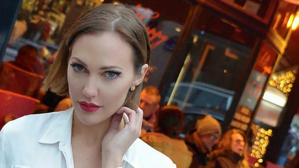 Meryem Uzerli paylaştığı fotoğrafla sosyal medyayı salladı