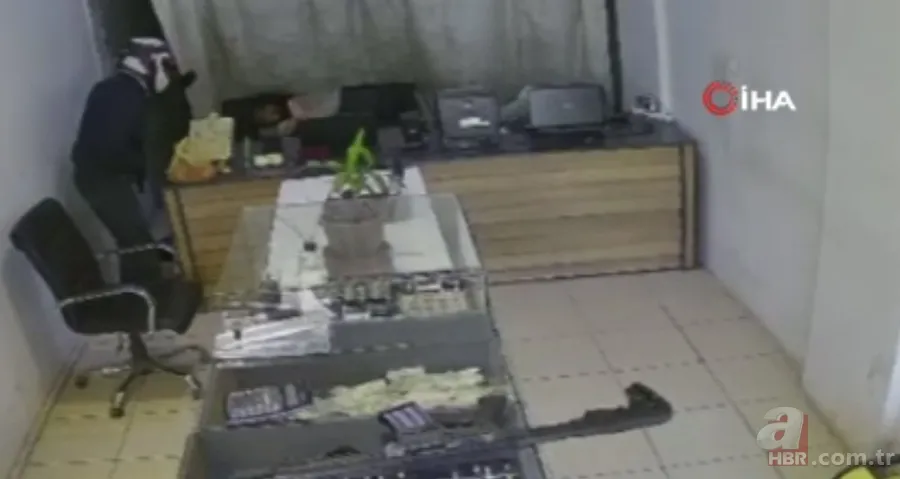 Hatay’da silahlı kuyumcu baskını! Dakikalar içinde milyonluk vurgun 4