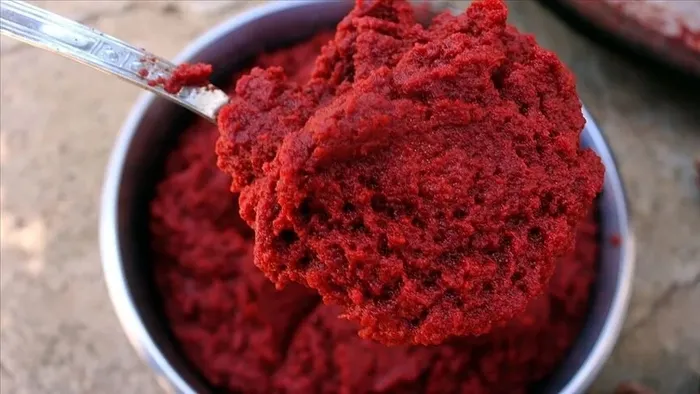 Salçaya bir çay bardağı dökün! Küften eser kalmayacak