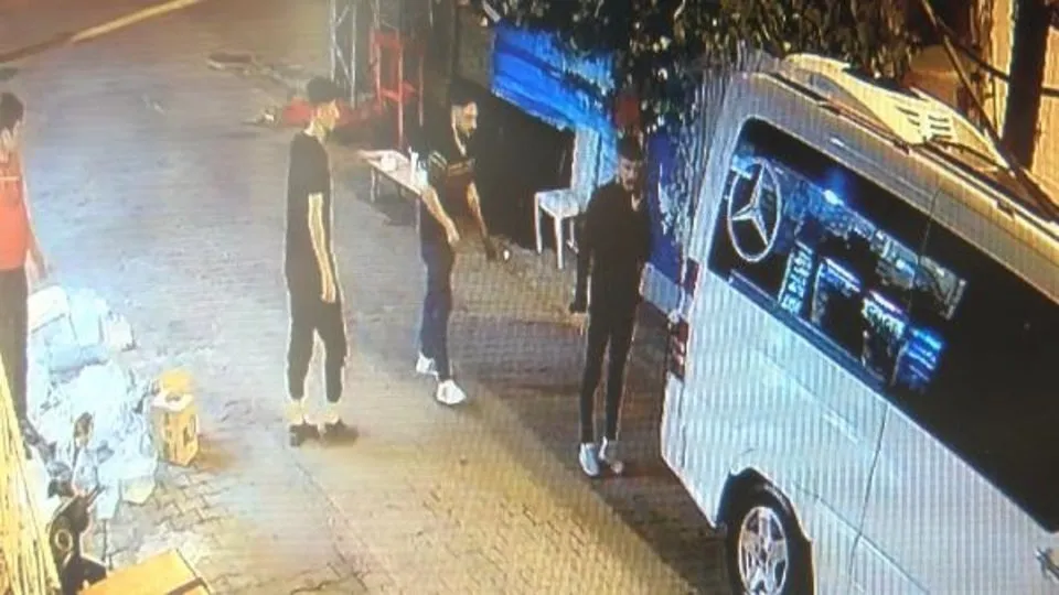 İstanbul’da dehşet anları! Gürültü yaptıkları için uyardı canından oldu