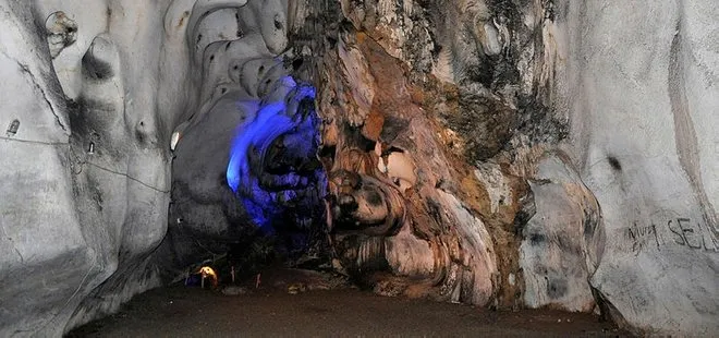 Yalan Dünya Mağarası’nın 5 milyon yıllık duvarlarını ’aşıklar’ tahrip etti
