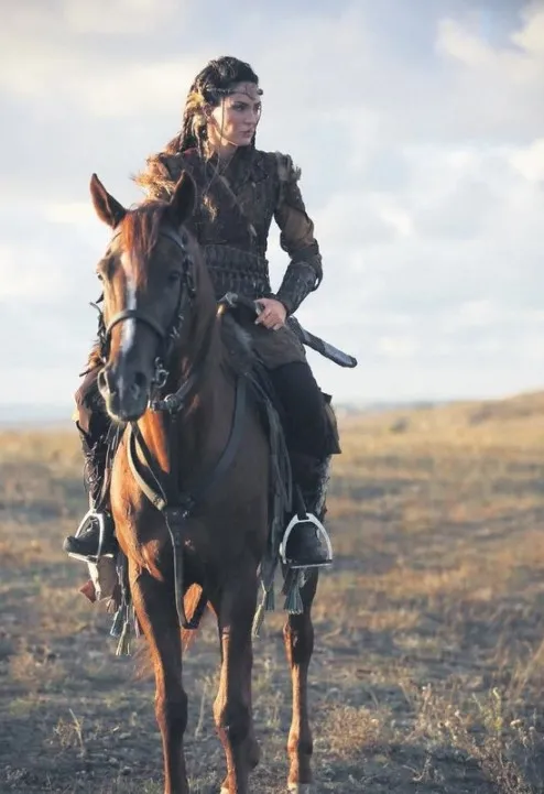 ATV’nin yeni dizisi Destan’ın başrol oyuncusu Ebru Şahin’den samimi açıklamalar