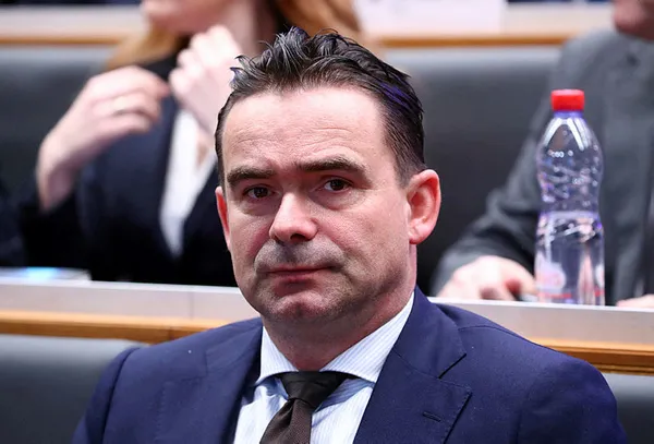 Marc Overmars'tan kötü haber! Efsane isim hastaneye kaldırıldı - 1