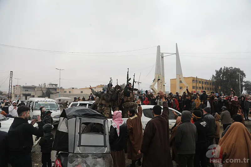 Suriyelilerden temizlik kutlaması! YPG çöktü: Rejim asıl şimdi düştü 13