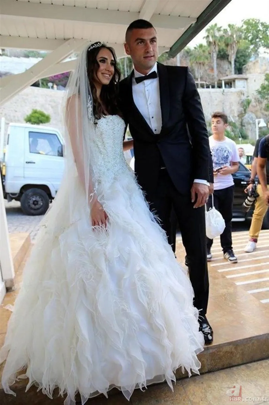 Burak Yılmaz 2 yıl önce boşandığı İstem Atilla ile yeniden evleniyor! 1