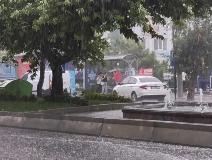 Yurt genelinde sıcaklıklar düşüyor! İstanbul güne sağanakla uyandı | Yağışlar devam edecek mi? İşte detaylar... - 12