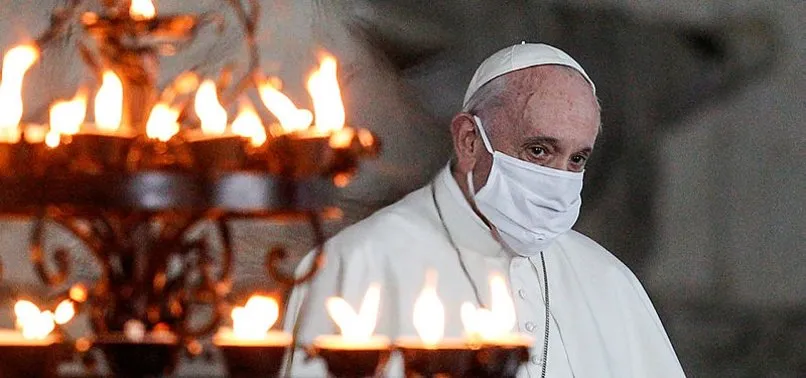 Papa Francis ilk kez maske ile görüntülendi