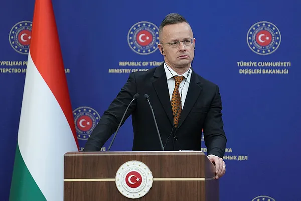 macaristan-disisleri-bakani-szijjarto-dogal-gaz-tedarigi-turkiyesiz-mumkun-degil-1708007882432.jpg Macaristan Dışişleri Bakanı Szijjarto: Doğal gaz tedariği Türkiye'siz mümkün değil - 3