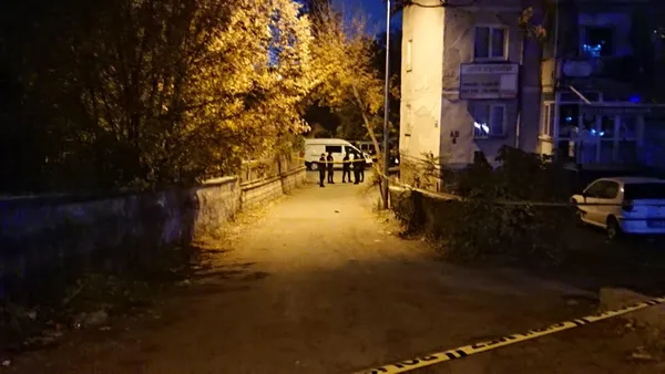 ankarada-dehset-bir-evde-5-kisinin-cesedi-bulundu-1668109063211.jpg Ankara'da dehşet: Bir evde 5 kişinin cesedi bulundu - 6