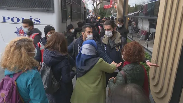 Son dakika: HDP Boğaziçi Üniversitesi olaylarını körüklüyor! Hüda Kaya polise saldırdı - 2