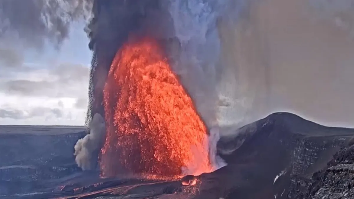 Hawaii'de Kilauea Yanardağı yeniden faaliyete geçti