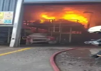 Kocaeli'de fabrika yangını söndürüldü