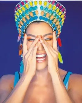 Süperstar Ajda Pekkan beyaz perdeye göz kırptı! 21