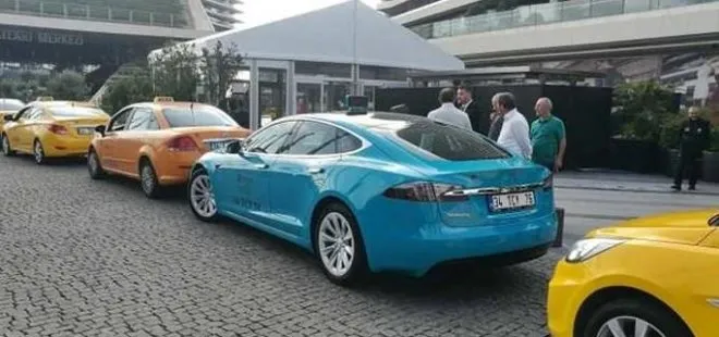 Uber’e karşı Tesla marka turkuaz taksi