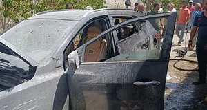 Van’da park halindeki araç alev alev yandı