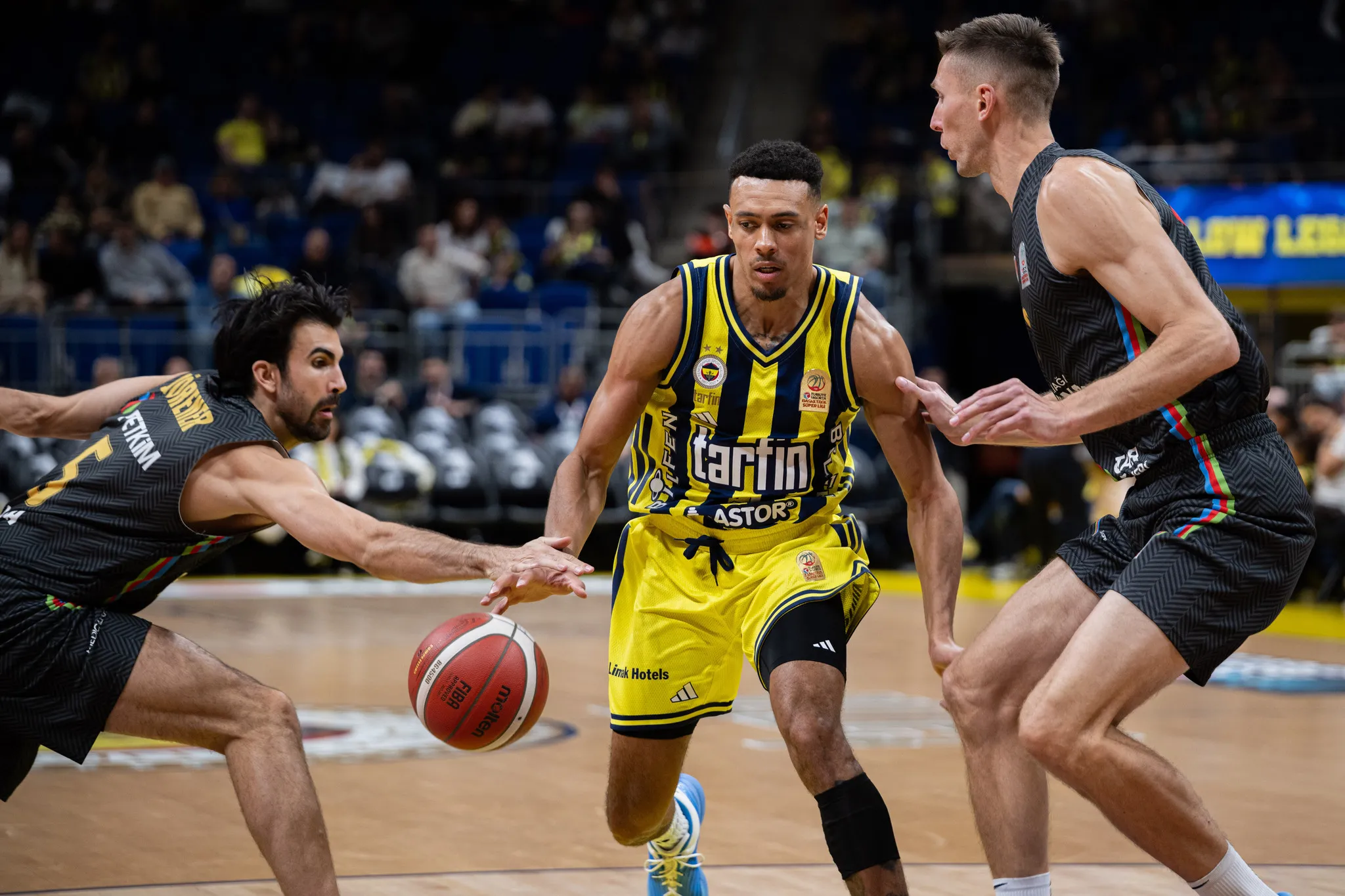 Fenerbahçe Tarfin evinde Aliağa Petkimspor’a mağlup oldu! Basketbol Süper Ligi’nde sürpriz