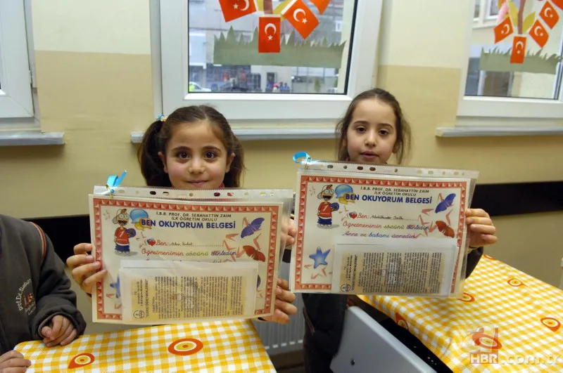 KARNE MESAJLARI RESİMLİ 2024 | Farklı, komik, eğlenceli, esprili, en yeni karne tebrik sözleri | 1. Dönem öğrencilere Instagram, Facebook, Whatsapp mesajları 2