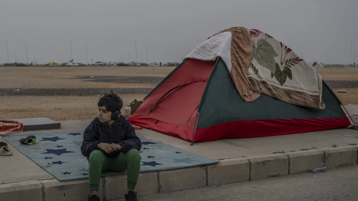 Katil İsrail bombardımanı altında Beyrut’ta insanlık dramı! Canlı yayından duygu dolu anlar
