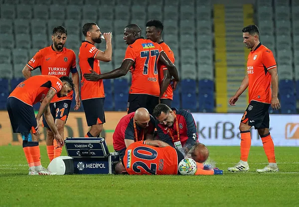 Başakşehir evinde fırsat tepti! Başakşehir - Royal Antwerp: 1-1 MAÇ SONUCU ÖZET