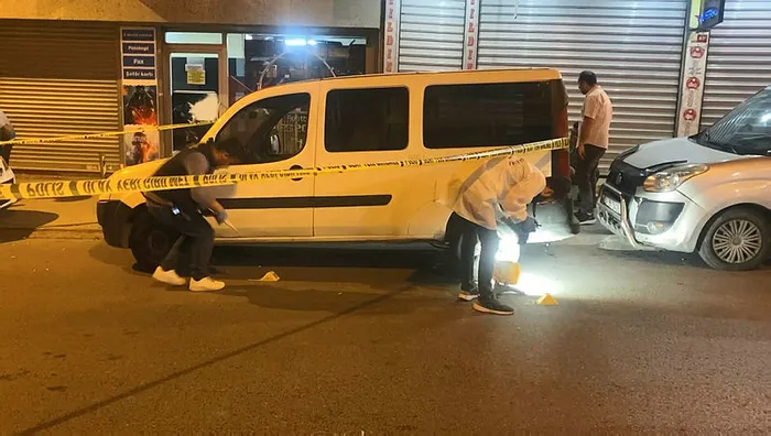 istanbul-esenyurtta-catisma-1i-agir-3-yarali-1654466649956.jpg İstanbul Esenyurt'ta çatışma: 1'i ağır 3 yaralı - 3