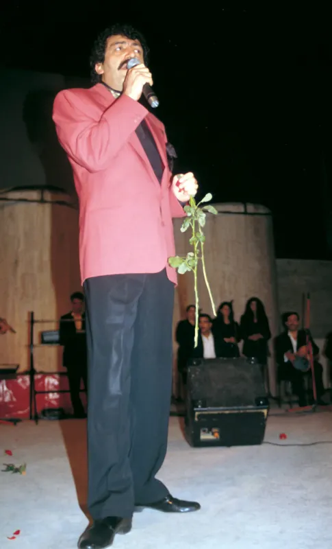 Müslüm Gürses’in bilinmeyen fotoğrafları! Müslüm Gürses kaç yaşında neden öldü? İşte detaylar…