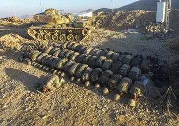 Mehmetçik 2 bin 900 metrede bayramlaştı