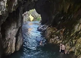 Tunceli’de keşfedildi! Oraya ulaşmak için 2 saat yürüyorlar