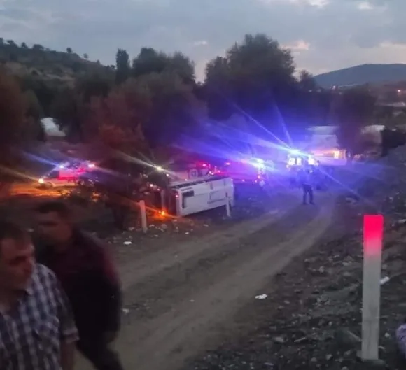 Son dakika: Antalya'da otobüs şarampole devrildi: 1 ölü 9 yaralı - 3