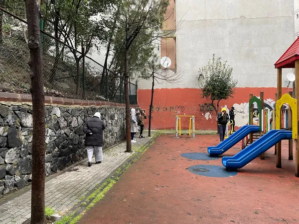 Son dakika | Şişli'de korku dolu anlar! Yeraltı kabloları patladı - 5